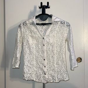 Halo. Lace 3/4 sleeve shirt. Small/Medium size.